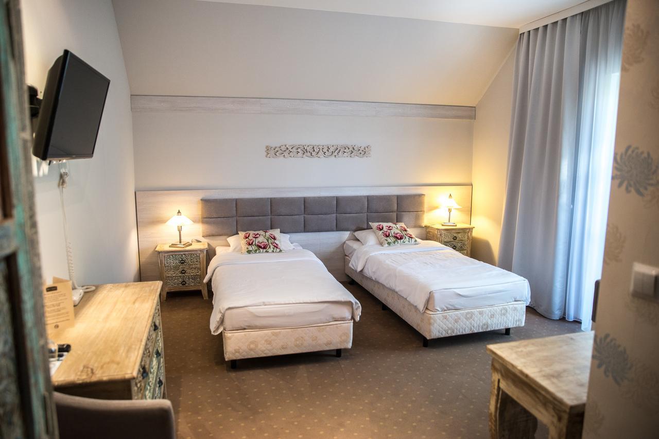 Hotel Legnicki & Restauracja Λέγκνικα Εξωτερικό φωτογραφία