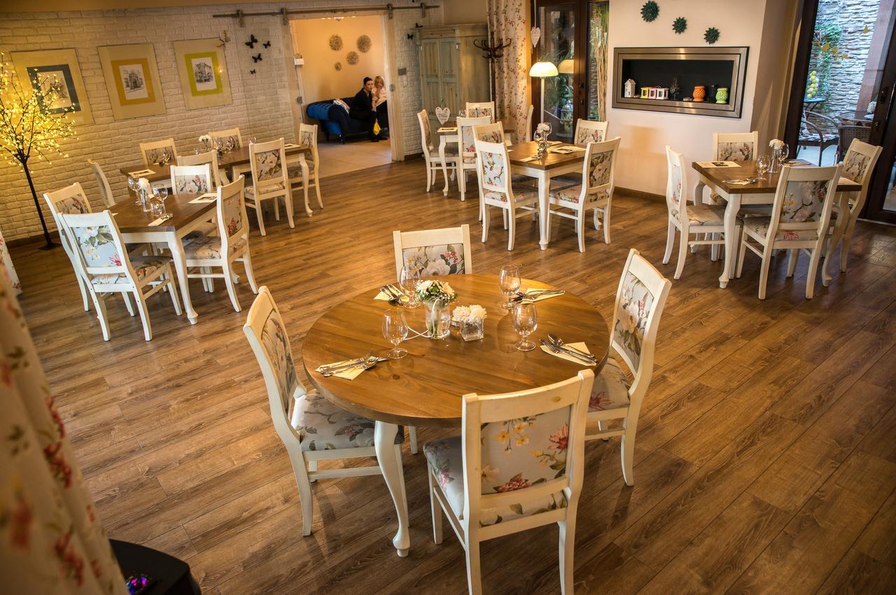 Hotel Legnicki & Restauracja Λέγκνικα Εξωτερικό φωτογραφία